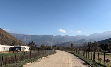 HERMOSA CASA EN PARCELA