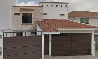 Se vende casa en C. Cordillera Cantabrica, Residential Las Cumbres, Real del Bosque, Xalapa-Enríquez,