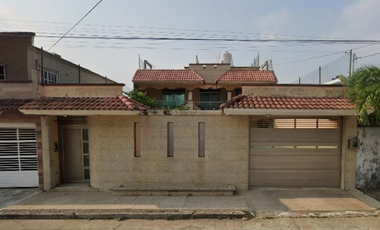 SE vende excelente casa en Av Juan Escutia, Esfuerzos de los Hermanos del Trabajo, 96400 Coatzacoalcos, Veracruz, México