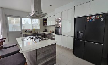 Residencia con Terminados de Lujo y Amplios Espacios Coto 