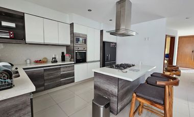 Residencia con Terminados de Lujo y Amplios Espacios Coto 