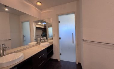 CASA EN RENTA EN CUMBRES DEL CIMATARIO CON JARDIN, JACUZZI, ROOF GARDEN Y CUARTO DE SERVICIO