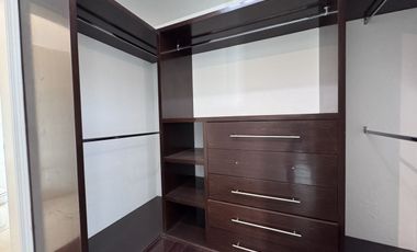 CASA EN RENTA EN CUMBRES DEL CIMATARIO CON JARDIN, JACUZZI, ROOF GARDEN Y CUARTO DE SERVICIO