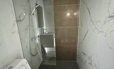 2 Bedroom PENTHOUSE FOR SALE in The Ellis LP Leviste near Makati Sports Club