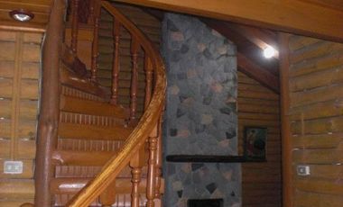 175 sqm Log Cabin House for Rent in Camp 7, Baguio City