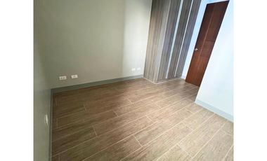 1 Bedroom PENTHOUSE FOR SALE in The Ellis near Makati Sports Club LP Leviste Makati City