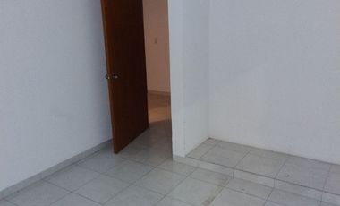 CASA EN RENTA CON 5 RECAMARAS EN SAN JUAN DEL RIO PARA EMPRESAS