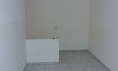 CASA EN RENTA CON 5 RECAMARAS EN SAN JUAN DEL RIO PARA EMPRESAS