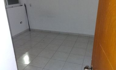 CASA EN RENTA CON 5 RECAMARAS EN SAN JUAN DEL RIO PARA EMPRESAS