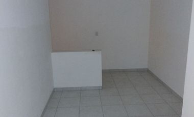 CASA EN RENTA CON 5 RECAMARAS EN SAN JUAN DEL RIO PARA EMPRESAS