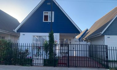 Se vende linda casa aislada en villa el Portal,Maule