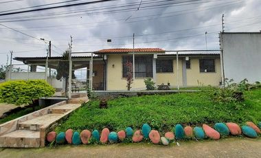 SE VENDE CASA Y/O ALQUILER  187,62 M2. DE CONSTRUCCIÓN LA INDEPENDENCIA - QUININDÉ – ESMERALDAS – ECUADOR