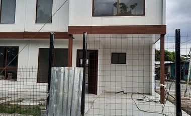 SE VENDE HERMOSAS CASAS POR ESTRENAR DE DOS PLANTAS DE 85 M2. DE CONSTRUCCIÓN QUININDE – ESMERALDAS – ECUADOR