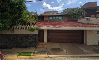 HERMOSA CASA EN VENTA DE REMATE CON ALBERCA EN COATZACOALCOS, VER