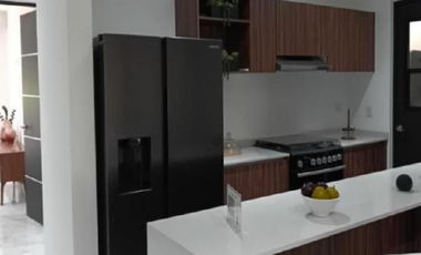 HERMOSA CASA EN VENTA DE REMATE CON ALBERCA EN COATZACOALCOS, VER
