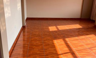 Alquiler Local Comercial + Departamentos en Edificio de 4 Pisos Yerbateros