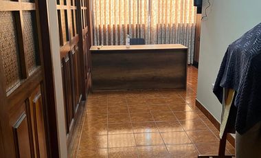 Venta Local Comercial + Departamentos en Edificio de 4 Pisos