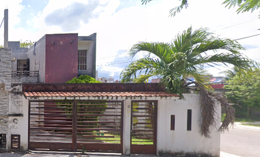 HERMOSA CASA EN CANCUN, UBICADA EN UNA ZONA TRANQUILA