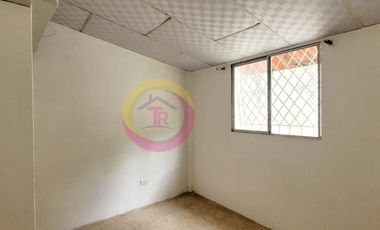 VENDO CASA CDLA. LAS ORQUIDEAS NORTE DE GUAYAQUIL