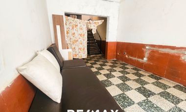 VENTA DE CASA COMO TERRENO EN COMAS