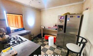 VENTA DE CASA COMO TERRENO EN COMAS