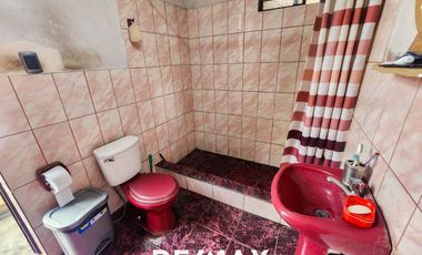 VENTA DE CASA COMO TERRENO EN COMAS