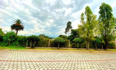 VENTA DE TERRENO EN TUMBACO SECTOR RUMIHUAYCO, FRENTE MEGAKYWI LA CERÁMICA