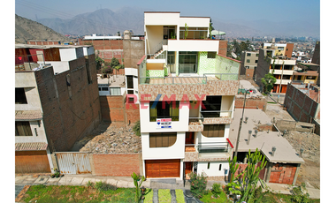 Venta De Casa En Residencial Los Paltos De San Antonio De Carapongo Lurigancho