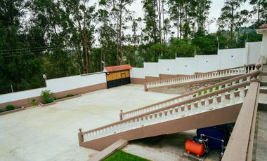 Amplia Casa con Terreno de Venta, Sector Ricaurte, Vía a Llacao