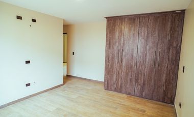Amplia Casa con Terreno de Venta, Sector Ricaurte, Vía a Llacao