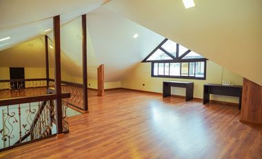 Amplia Casa con Terreno de Venta, Sector Ricaurte, Vía a Llacao