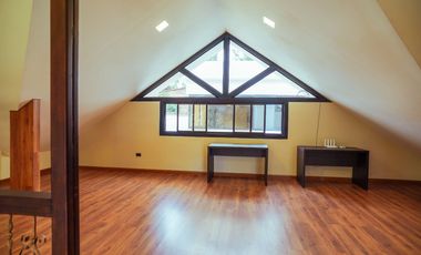 Amplia Casa con Terreno de Venta, Sector Ricaurte, Vía a Llacao