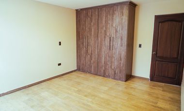 Amplia Casa con Terreno de Venta, Sector Ricaurte, Vía a Llacao