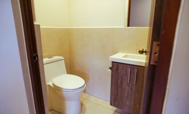 Amplia Casa con Terreno de Venta, Sector Ricaurte, Vía a Llacao