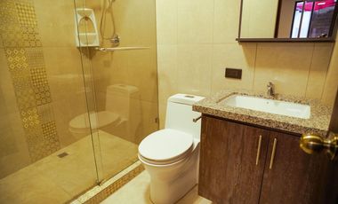 Amplia Casa con Terreno de Venta, Sector Ricaurte, Vía a Llacao