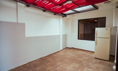 Amplia Casa con Terreno de Venta, Sector Ricaurte, Vía a Llacao