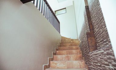 Amplia Casa con Terreno de Venta, Sector Ricaurte, Vía a Llacao