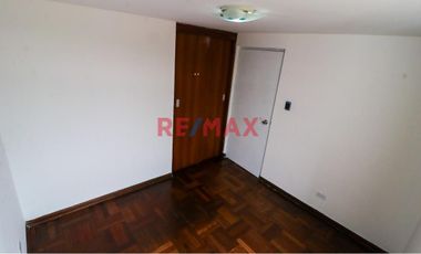 ¡Alquila Tu Chalet Recién Remodelado Cerca De La Universidad De Lima!