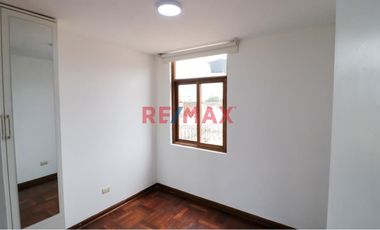 ¡Alquila Tu Chalet Recién Remodelado Cerca De La Universidad De Lima!