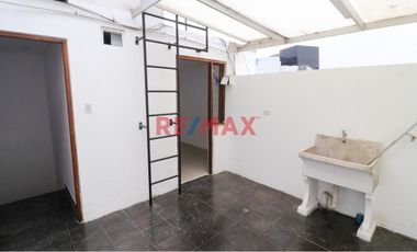 ¡Alquila Tu Chalet Recién Remodelado Cerca De La Universidad De Lima!