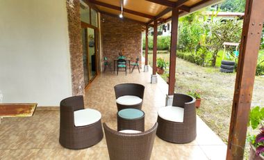 Casa en venta en Pedro Vicente Maldonado, de 3 habitaciones, Quito, Ecuador