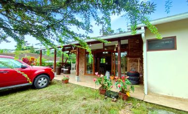 Casa en venta en Pedro Vicente Maldonado, de 3 habitaciones, Quito, Ecuador