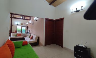 Casa en venta en Pedro Vicente Maldonado, de 3 habitaciones, Quito, Ecuador
