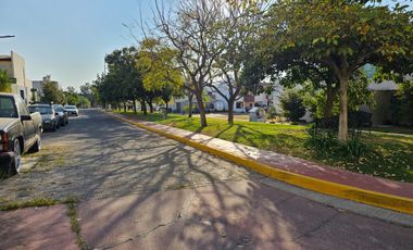ZONA ANGEL LEAÑO COTO LOS ROBLES LOTE EN VENTA CON MUCHA PRIVACIDAD