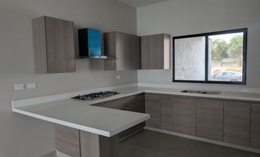 CASA EN VENTA EN ALTARES RESIDENCIAL CARRETERA NACIONAL