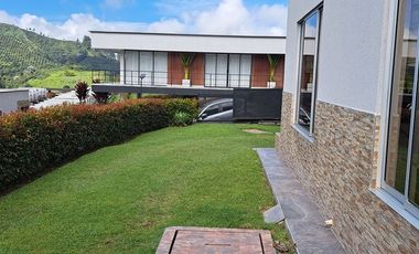 VENTA DE CASA INDEPENDIENTE DE 320 m2 EN LA FLORIDA, VILLAMARÍA, CALDAS.