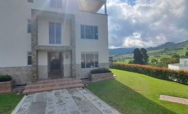 VENTA DE CASA INDEPENDIENTE DE 320 m2 EN LA FLORIDA, VILLAMARÍA, CALDAS.