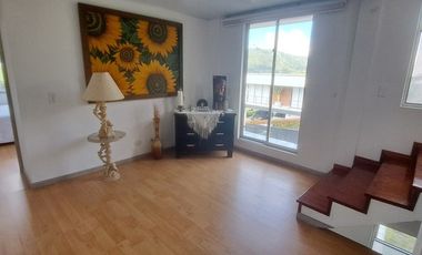 VENTA DE CASA INDEPENDIENTE DE 320 m2 EN LA FLORIDA, VILLAMARÍA, CALDAS.