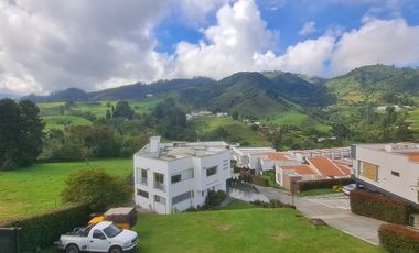 VENTA DE CASA INDEPENDIENTE DE 320 m2 EN LA FLORIDA, VILLAMARÍA, CALDAS.