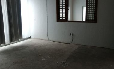 PRECIOSA CASA REMODELADA EN VENTA LOMAS DEL SEMINARIO